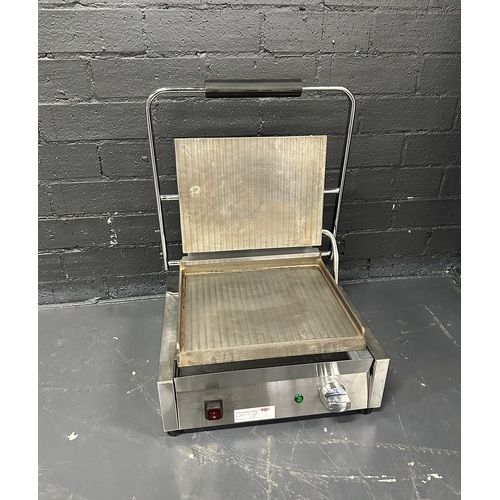 Pre-Owned Apuro DY997-A - Electric Contact Grill 