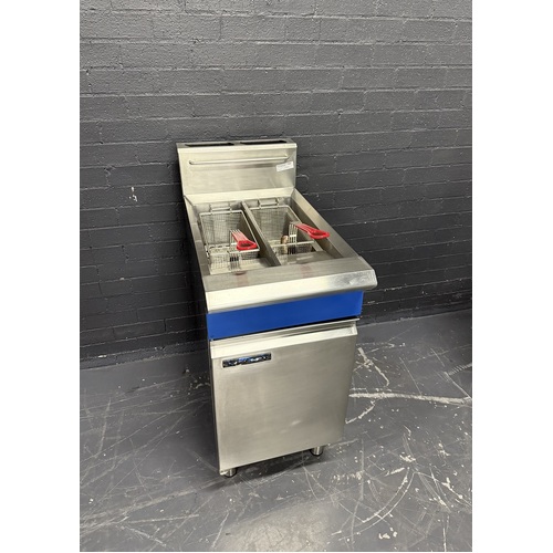 Pre-Owned Blue Seal GT46 - Split Pan Gas Deep Fryer - Nat Gas