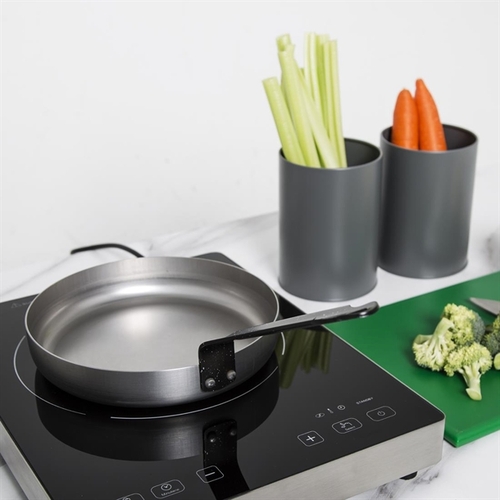 Vogue Carbon Steel Omelette Pan 200mm  - K378