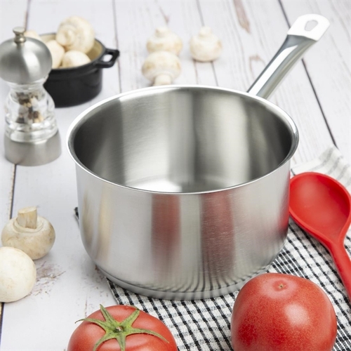 Vogue Stainless Steel Saucepan 180mm 2.6Ltr - FS664