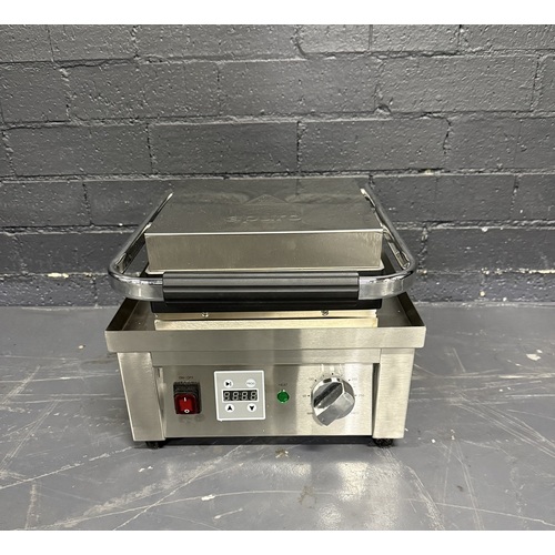 Pre-Owned Apuro CJ564-A - Commercial Waffle Maker - PO-1702