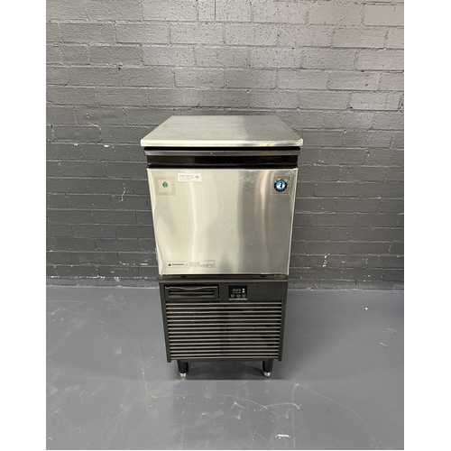 Demo Hoshizaki KM-40C-HC - Self Contained Ice Machine Crescent Cube - PO-1752